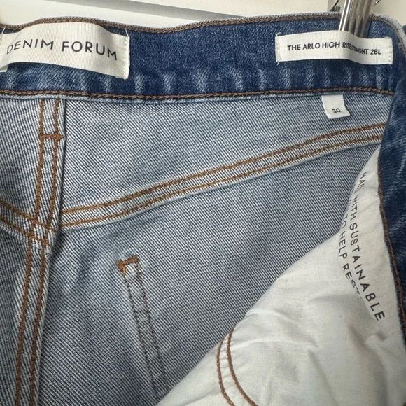 Aritzia Denim Forum The Arlo High Rise Straight 28L size 30 - Picture 5 of 9